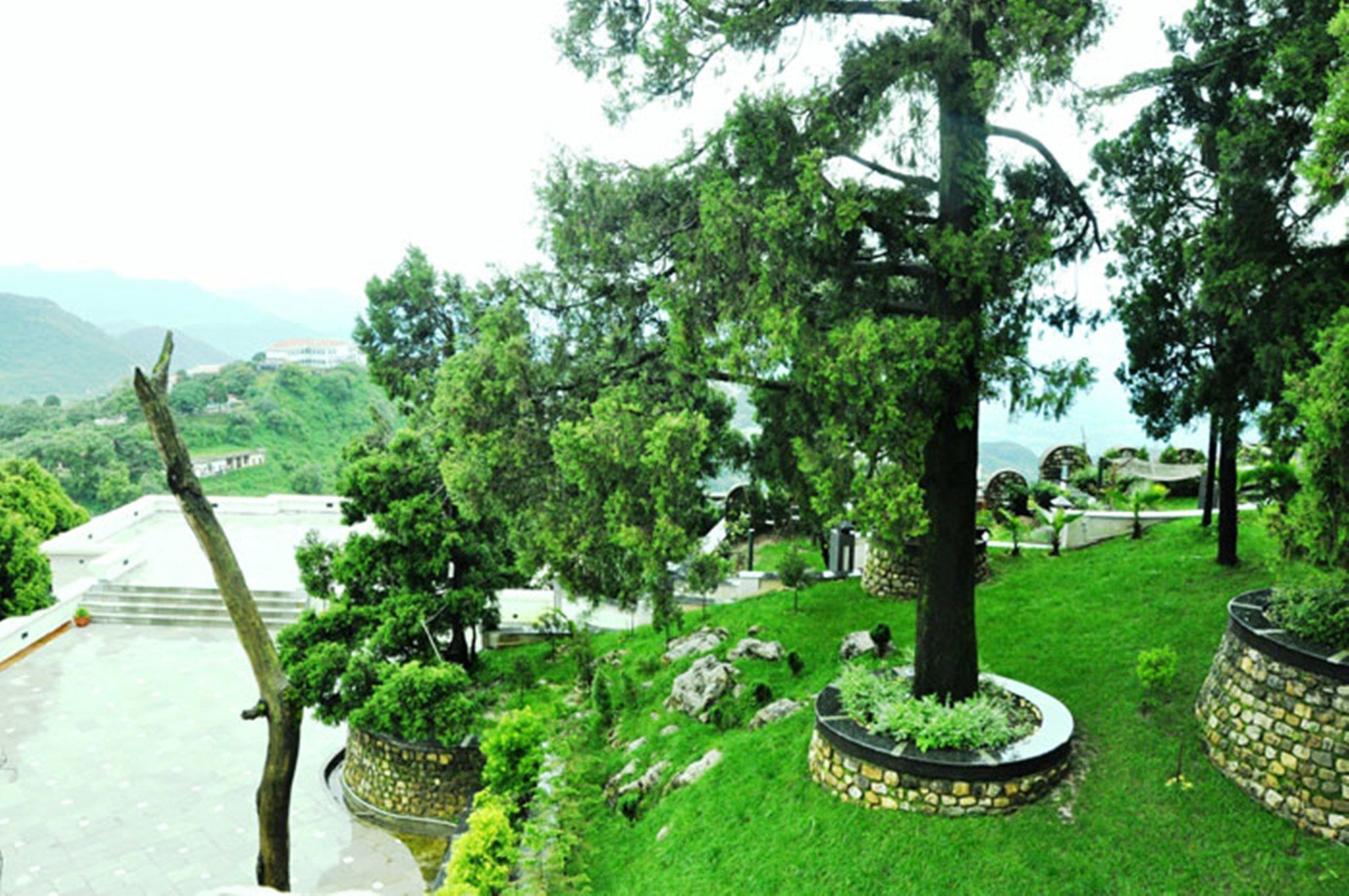Royal Orchid Fort Resort Mussoorie Extérieur photo