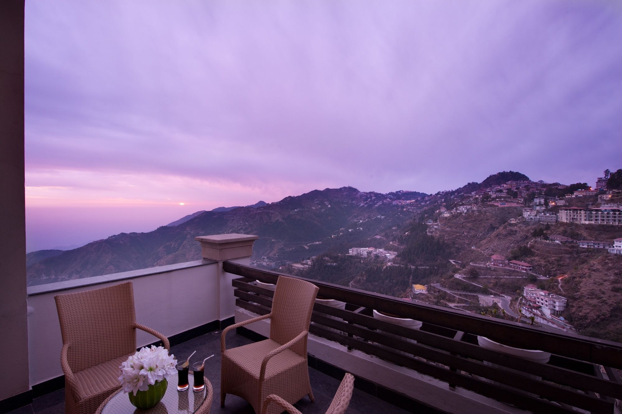 Royal Orchid Fort Resort Mussoorie Extérieur photo