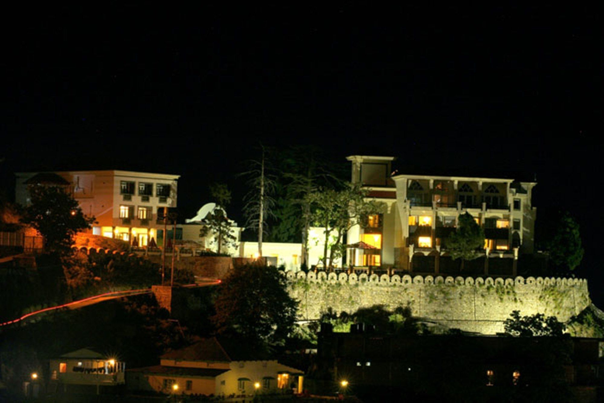 Royal Orchid Fort Resort Mussoorie Extérieur photo