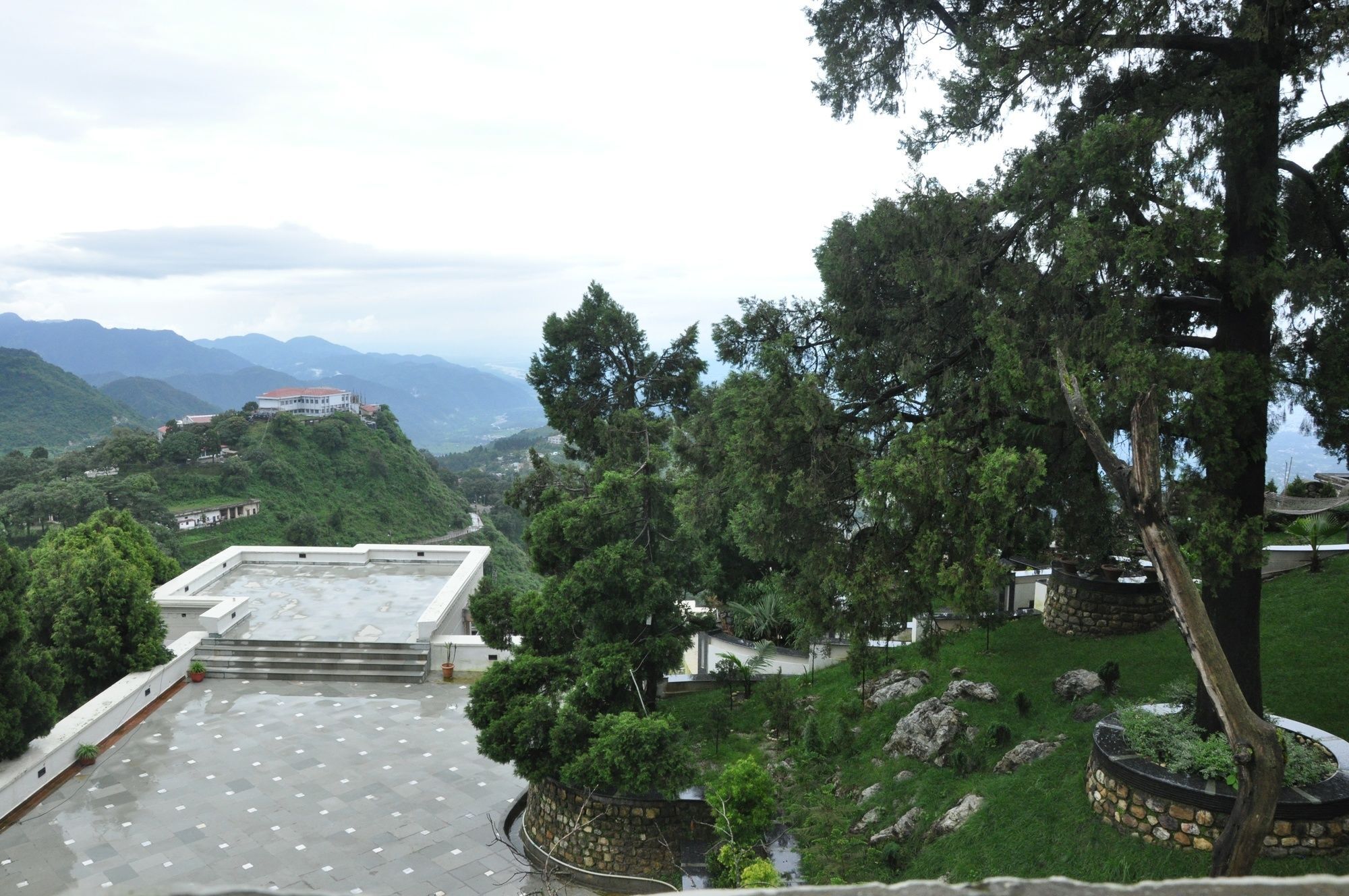 Royal Orchid Fort Resort Mussoorie Extérieur photo